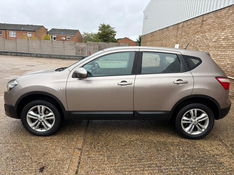 2010 Nissan Qashqai 1.5 dCi Acenta 5dr HATCHBACK Diesel Manual