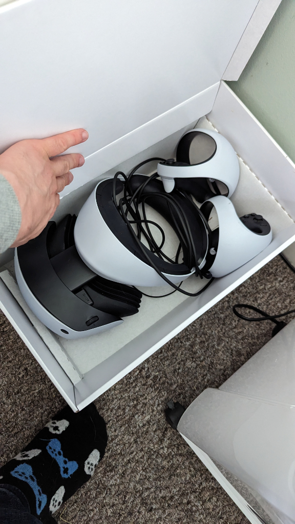 PSVR2 Headset & Controllers