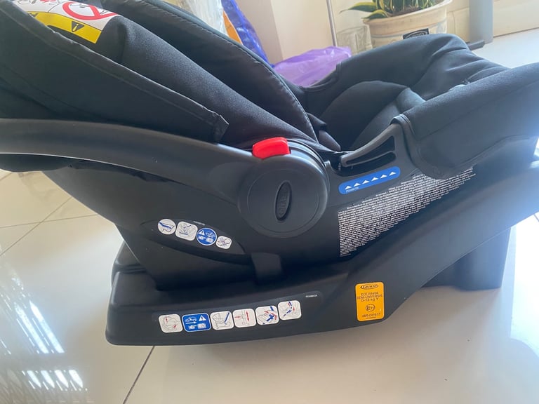 Baby car seat and baby carrier 