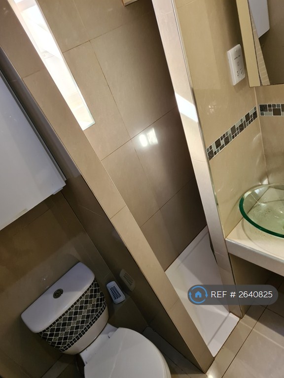 Studio flat in Azenby Road, London, SE15 (#2640825)