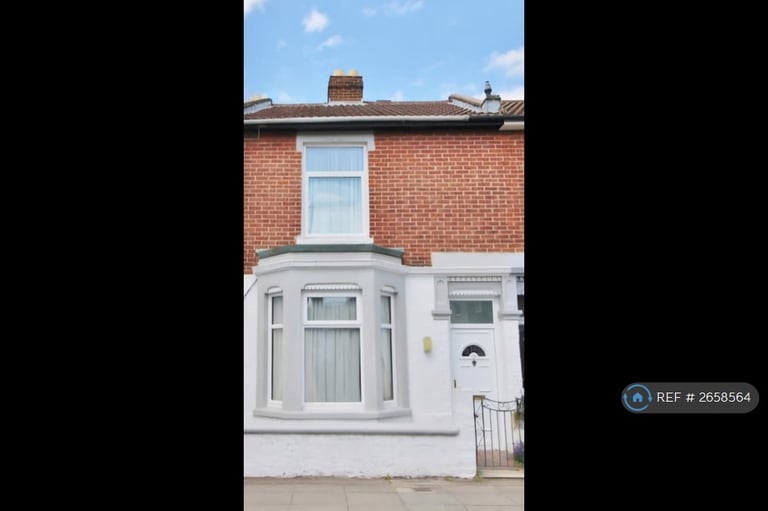 3 bedroom house in Carisbrooke Road, Southsea, PO4 (3 bed) (#2658564)