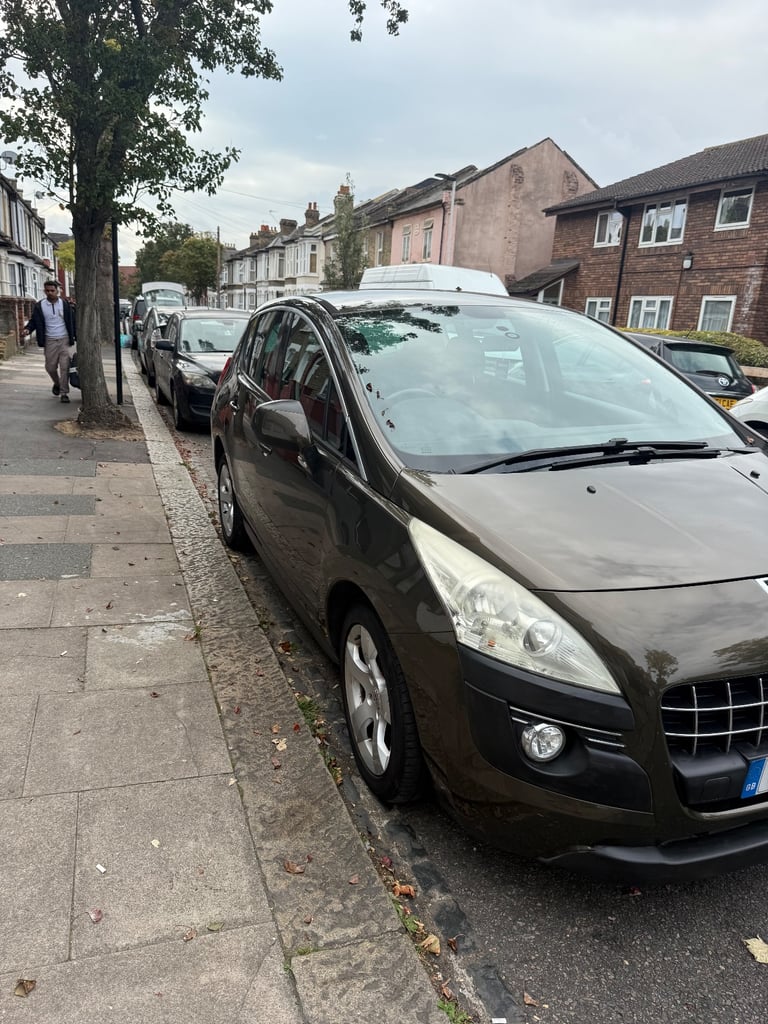 Peugeot, 3008, Hatchback, 2010, Manual, 1598 (cc), 5 doors