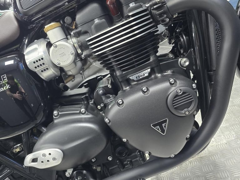 TRIUMPH BONNEVILLE T120