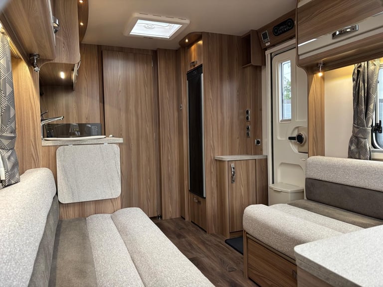 2022 SWIFT CHALLENGER 650, REAR FIXED ISLAND BED, CENTRE WASHROOM, ALDE, 