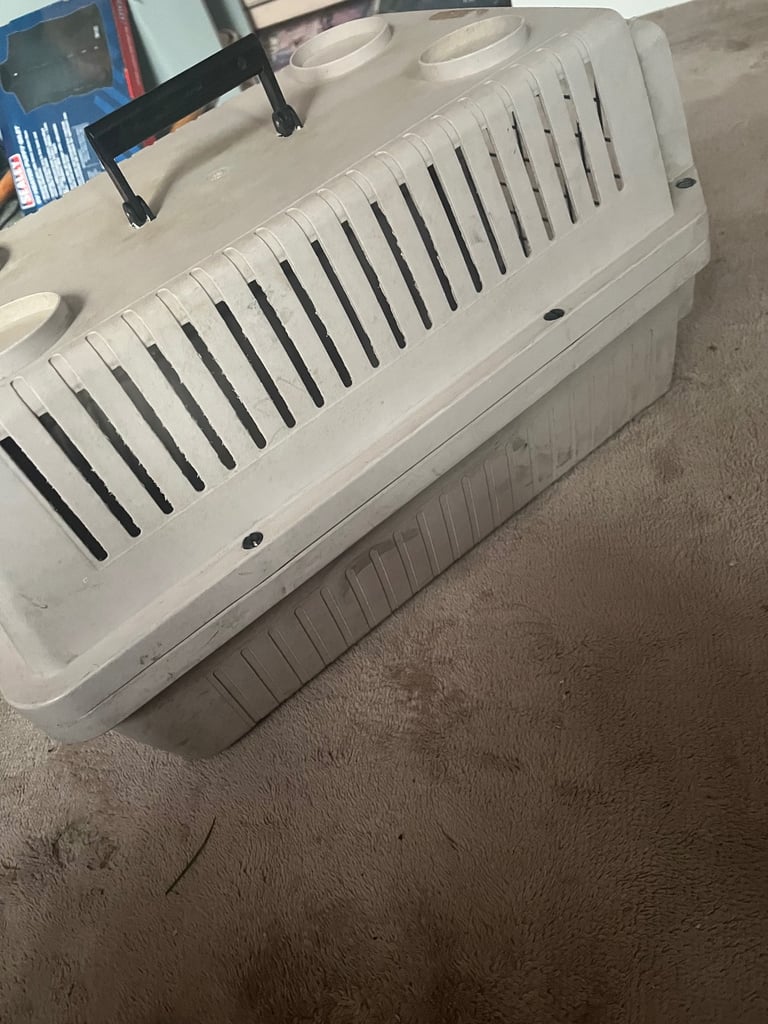 LARGE CAT/RABBIT CARRIER WITH HANDLE