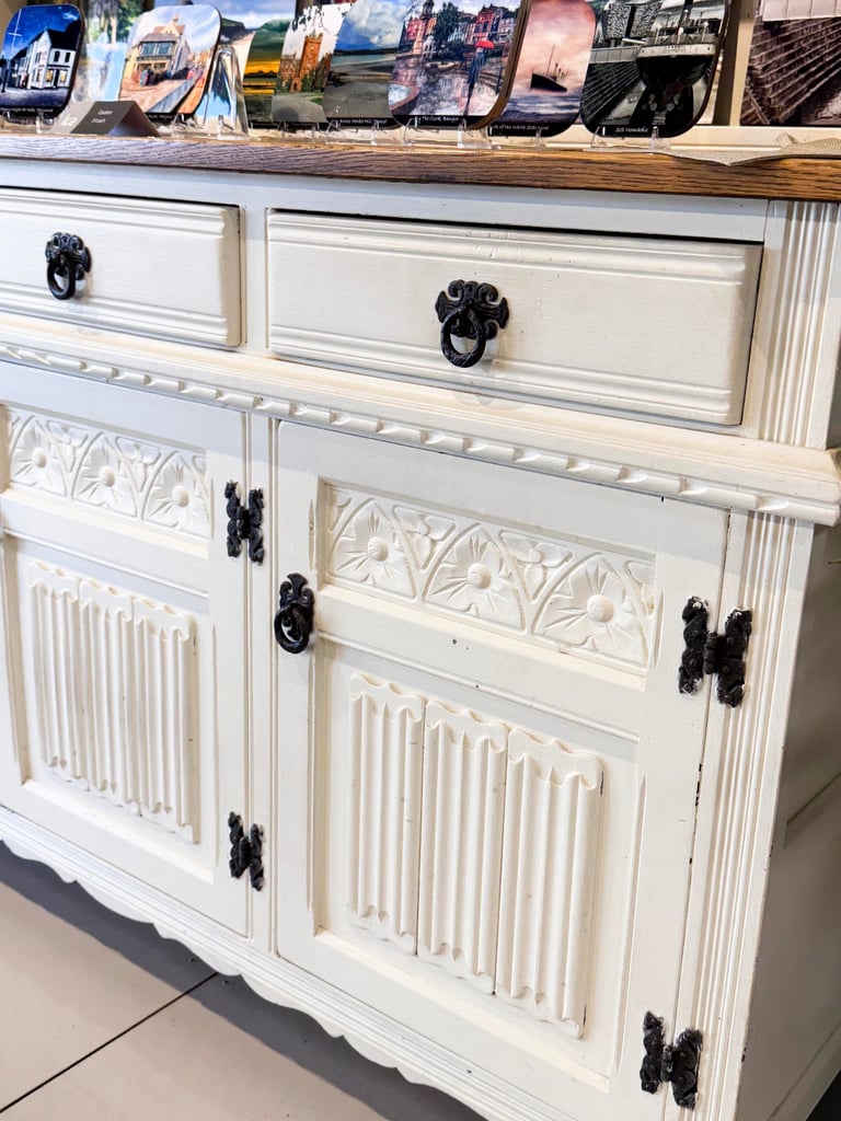 Beautiful Country Style Kitchen Dresser