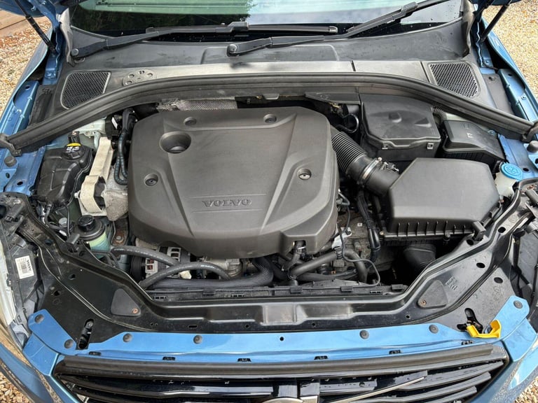 VOLVO XC60 2.0 R-Design Nav D4 2016