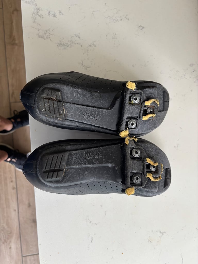 Vento shoes and Shimano pedals 