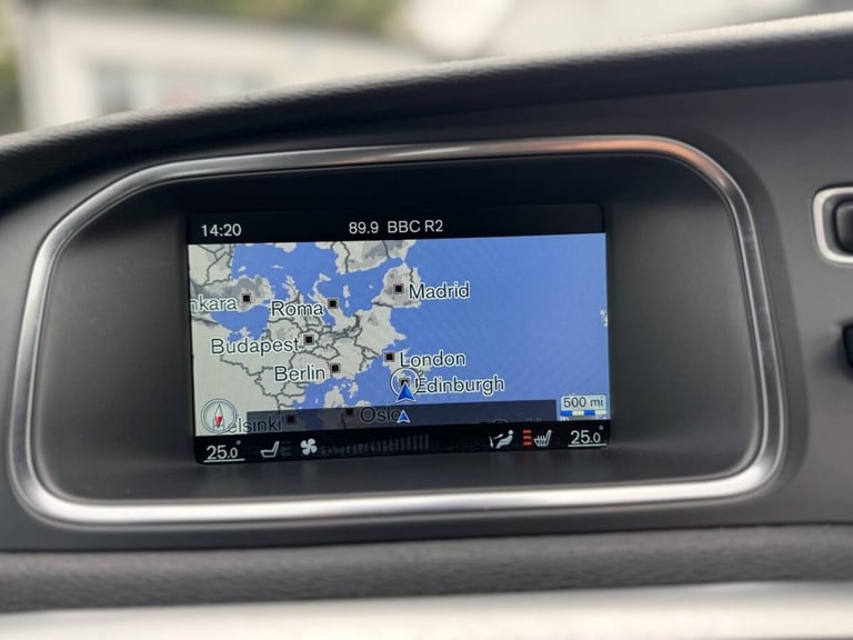 2014 Volvo V40 Cross Country 2.0 D3 Lux Nav Hatchback 5dr Diesel Geartronic Euro 5 (s/s) (150 ps)...