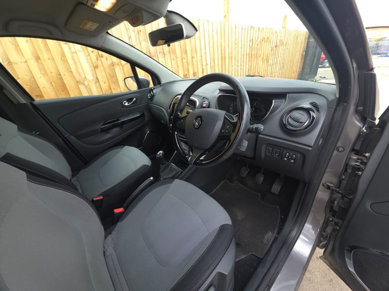 Renault, CAPTUR, Hatchback, 2014, Manual, 1461 (cc), 5 doors
