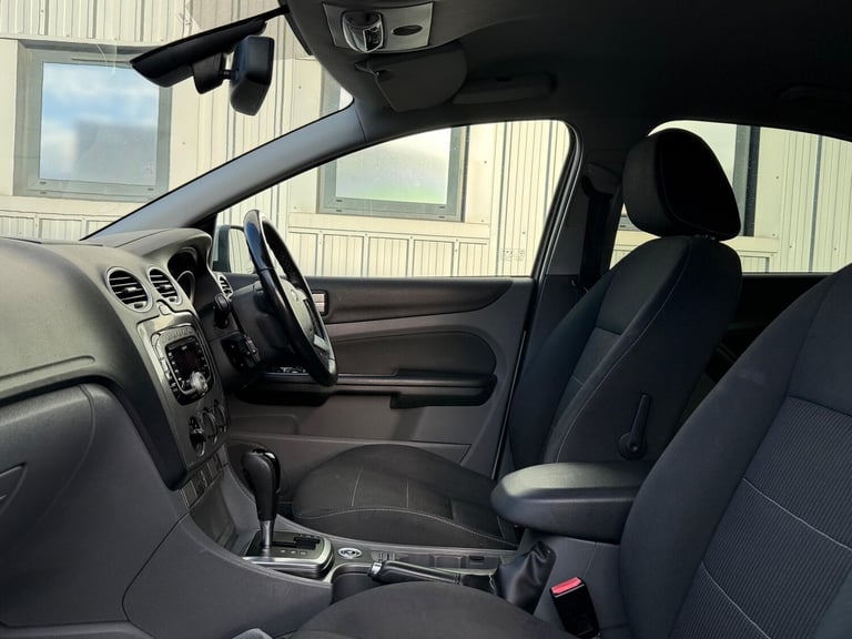 2010 Ford Focus 1.6 Titanium 5dr Auto HATCHBACK PETROL Automatic