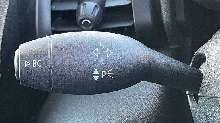 2020 MINI Hatch 1.5 One Classic II 5dr [Comfort/Nav Pack] HATCHBACK PETROL Manual