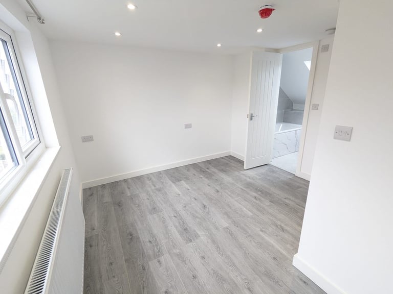 Selection of brand new en-suite rooms to rent in South Harrow. Large kitchen, garden and parking