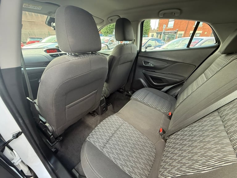 2015 Vauxhall Mokka 1.6i Exclusiv 5dr HATCHBACK Petrol Manual