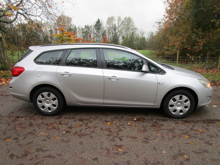 VAUXHALL ASTRA 1.7 CDTi ecoFLEX Exclusiv 2012