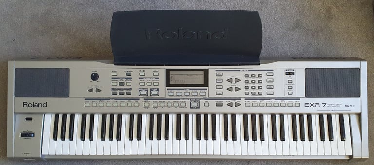 Roland EXR7 synth, keyboard, interactive arranger