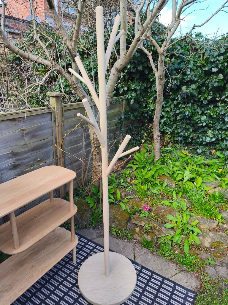 New LA Redoute Solid Oak Coat Rack in perfect condition