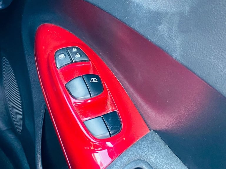 2015 Nissan Juke 1.2 DIG-T Tekna SUV 5dr Petrol Manual Euro 6 (s/s) (115 ps) HATCHBACK Petrol Manual