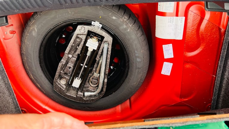 Volkswagen, POLO, Hatchback, 2010, Semi-Auto, 1390 (cc), 3 doors