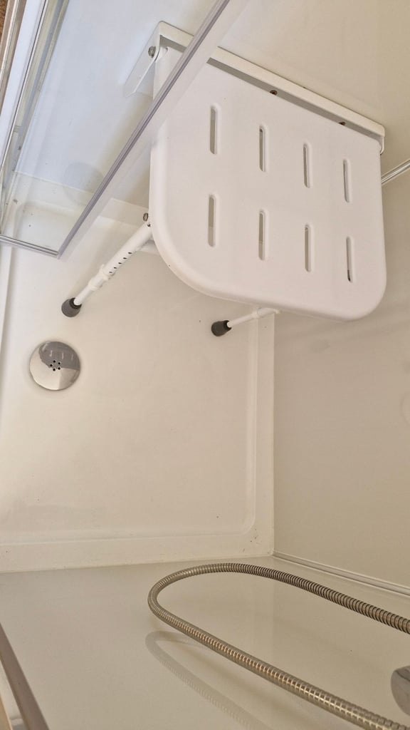 Shower door and tray 900mm