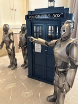 TARDIS - 17 inches; tall with flashing light - unique - made of resin + 2 Cybermen
