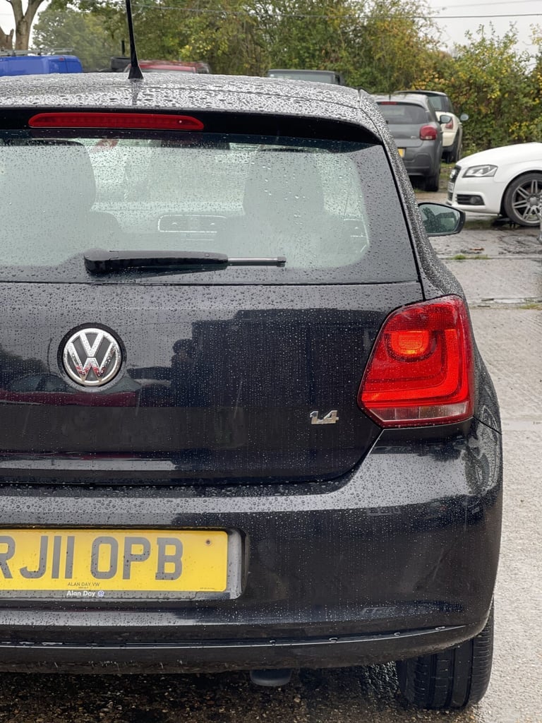 VOLKSWAGEN POLO 1.4 SE 2011