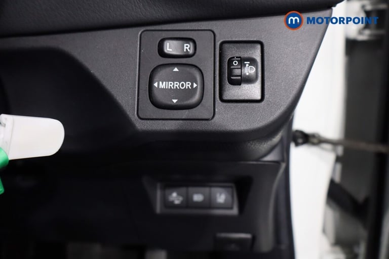 2019 Toyota Yaris 1.5 VVT-i Y20 5dr [Bi-tone] Hatchback Petrol Manual