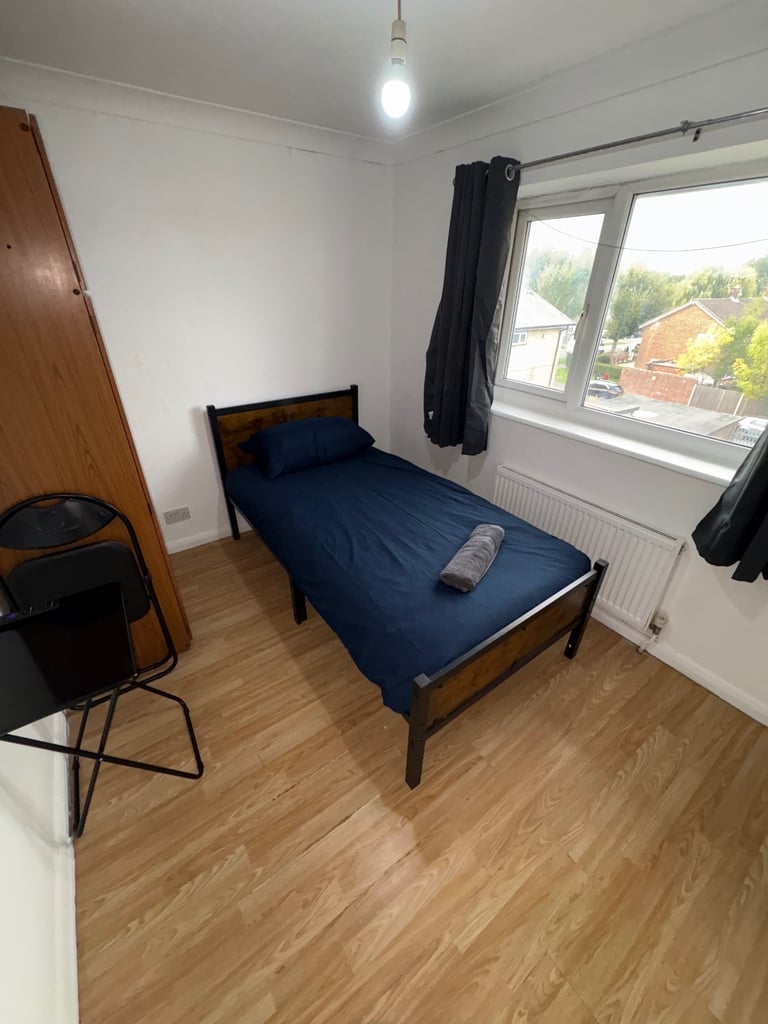 Rooms to rent Gatwick 