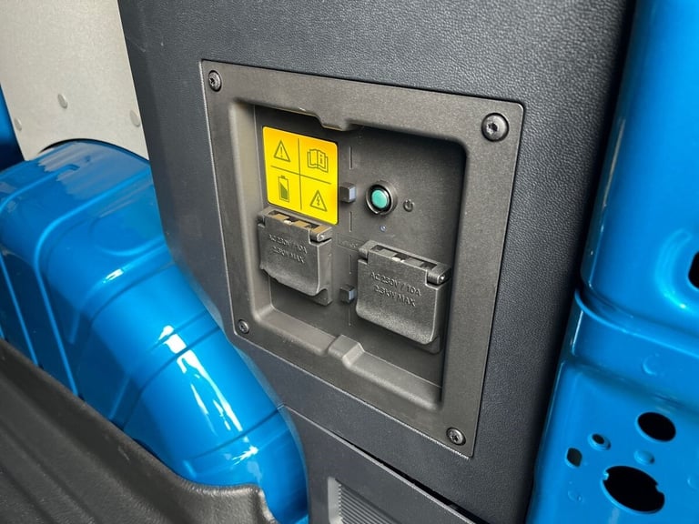 2025 Ford Transit Custom E-Transit Custom Limited DCiV 320 L1 65kWh 100kw 136 RWD 1 Speed Automat...