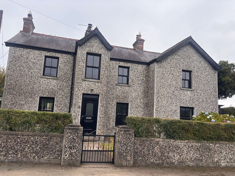  Charming 3 Bedroom private property with scenic views.