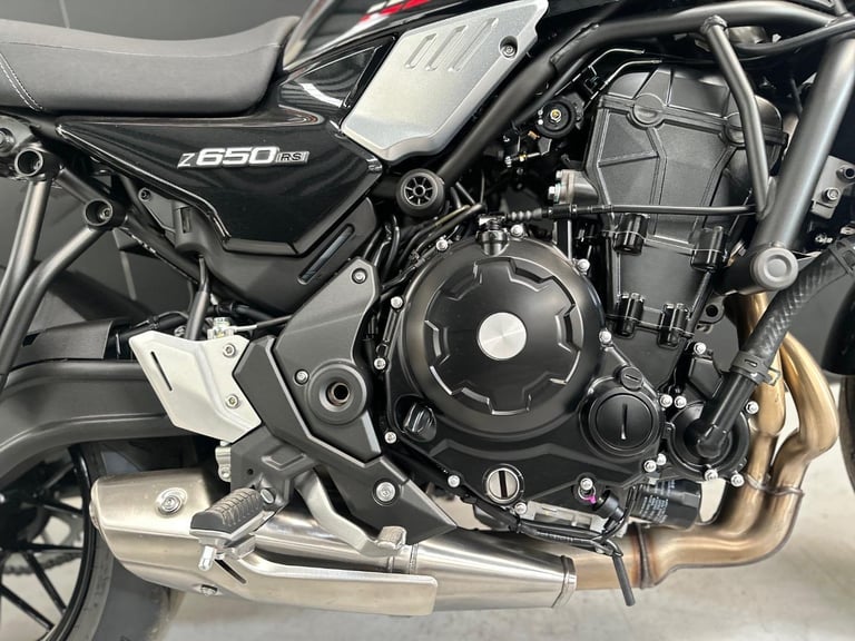 STUNNING ONE OWNER 2023/23 KAWASAKI Z650 RS MOTORCYCLE 