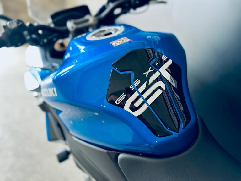 STUNNING LOW MILEAGE 2022/22 SUZUKI GSX-S 1000 GT MOTORCYCLE 