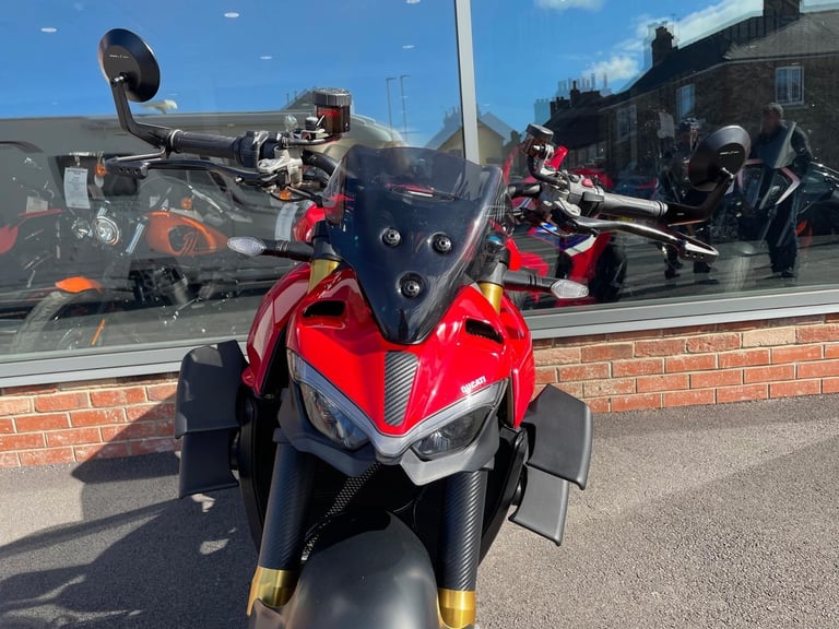 Ducati Streetfighter V4 S
