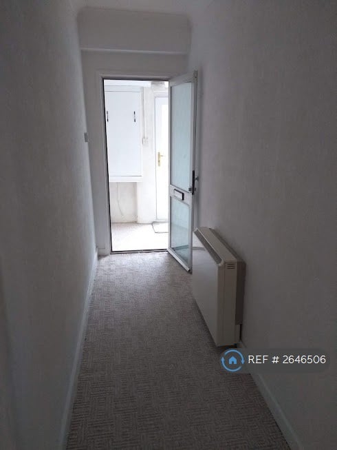 1 bedroom flat in Hoxton Road, Torquay, TQ1 (1 bed) (#2646506)