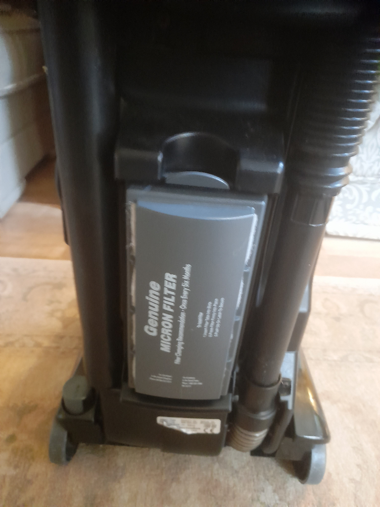 ELECTROLUX UPRIGHT VACUUM CLEANER