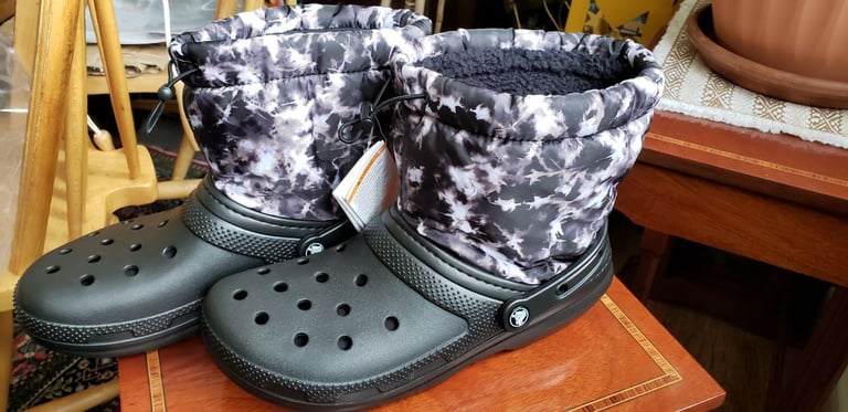 image for CROCS CLASSIC LINED NEO PUFF TIE DYE BOOT, men size EU 43/44, UK 9 or US 10, £45, Wimbledon