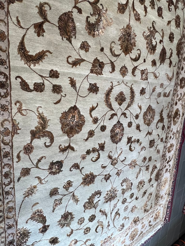 MAHARAJA SILK RUG 280x370cm