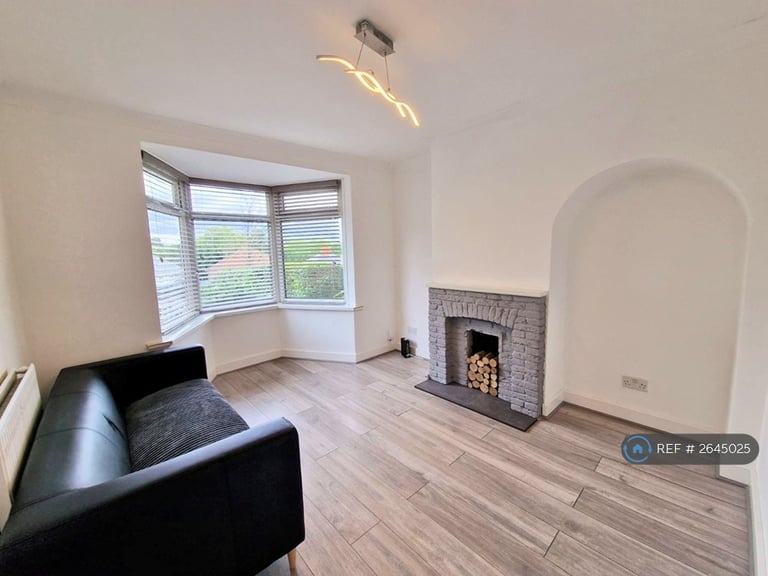 3 bedroom house in Aylesbury Crescent, Birmingham, B44 (3 bed) (#2645025)
