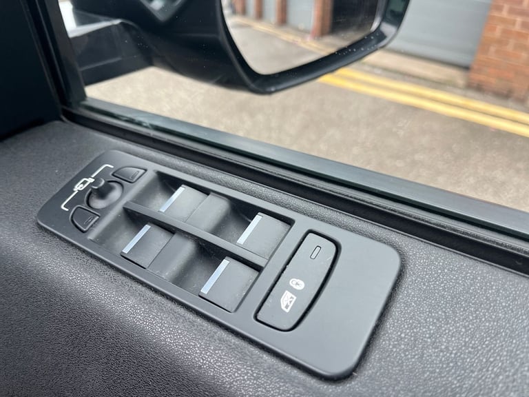  Land Rover Discovery Sport 2.0 Td4 Hse Black Suv 5dr Diesel Auto 4wd Euro 6