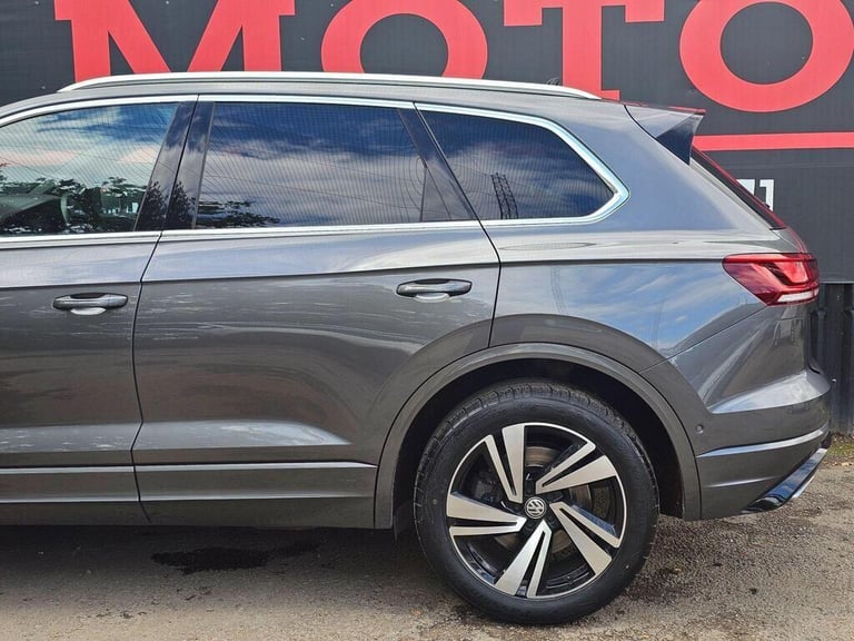 2019 Volkswagen Touareg 3.0 V6 TSI 4Motion R-Line Tech 5dr Tip Auto ESTATE PETROL Automatic