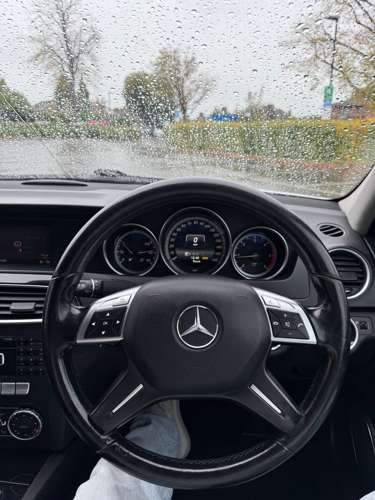 Mercedes-Benz, C CLASS, Saloon, 2014, automatic 7G 2.200 (cc), 4 doors-Fresh mot !