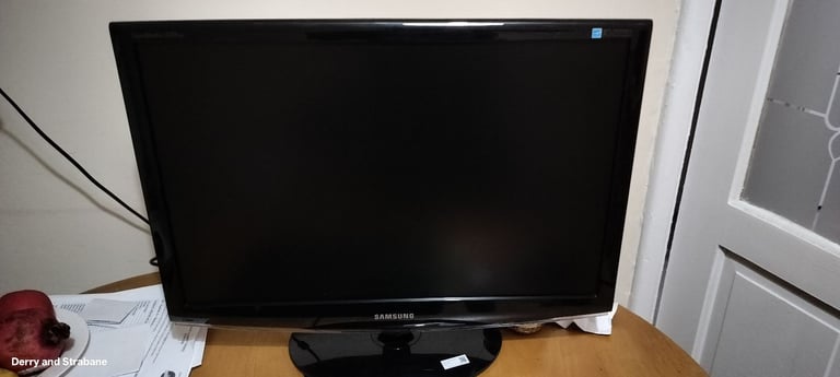 Samsung Computer Monitor 24"