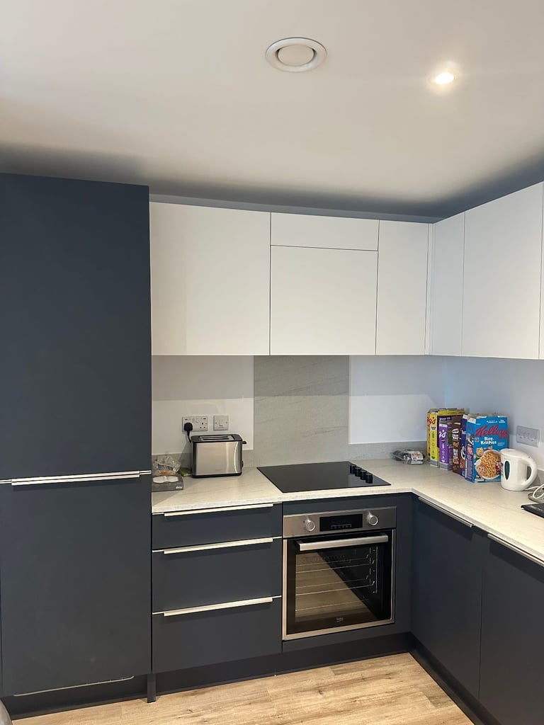 Modern 2 BHK Flat - Looking for a Roommate from February 1st | The Junction, Leeds