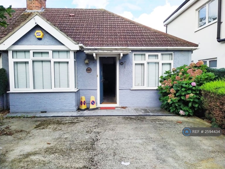 image for 3 bedroom house in Eastcote Lane, Northolt, UB5 (3 bed) (#2594434)