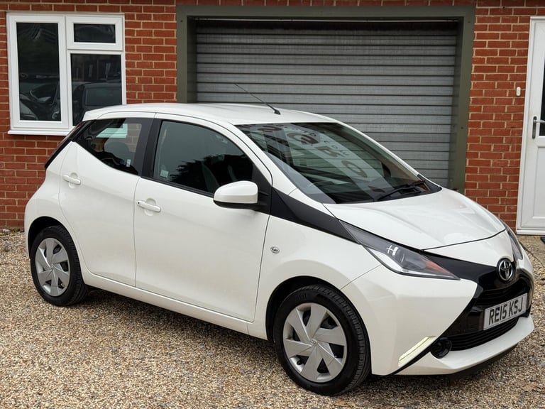 2015 Toyota AYGO 1.0 VVT-i x-play Euro 5 5dr Euro 5 HATCHBACK Petrol Manual