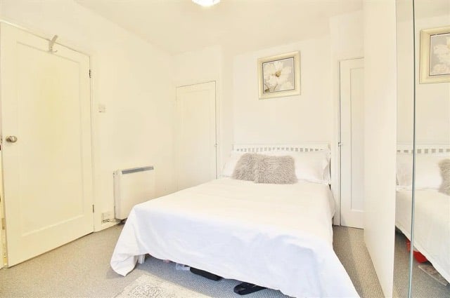 Double room to rent in TW75jg