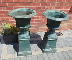 (#1070) 2x stunning cast iron planter urn urns OPEN TO SENSIBLE OFFERS (Pick up only, Dy4 area)