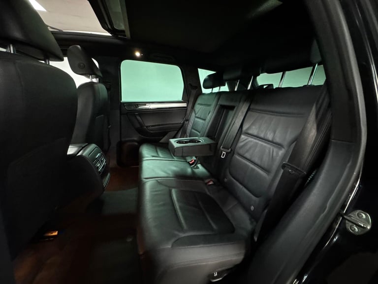 2015 Volkswagen Touareg 3.0 TDI V6 BlueMotion Tech R-Line Tiptronic 4WD Euro 6 (s/s) 5dr ESTATE D...