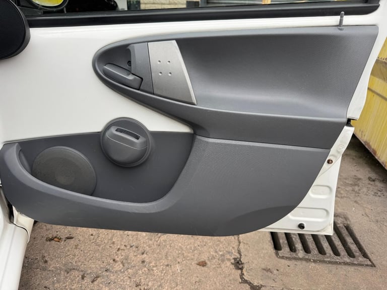 Toyota Aygo A/C ideal first car low tax low insurance 