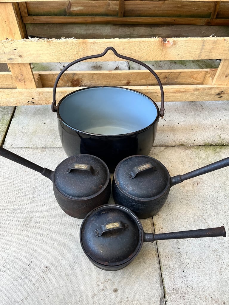 image for Cast iron pots 